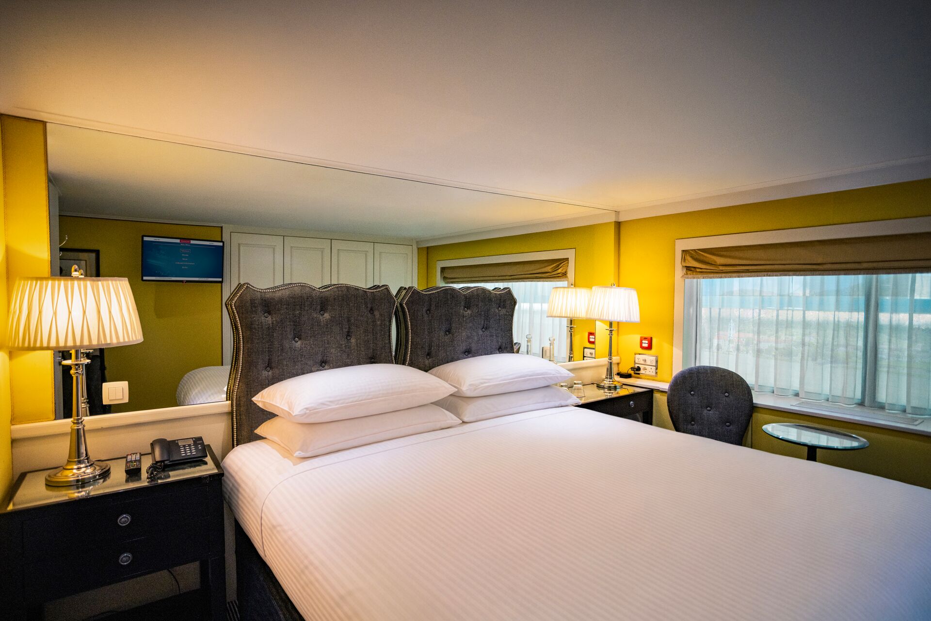 Large Trafalgar Reverie Classic Stateroom 2