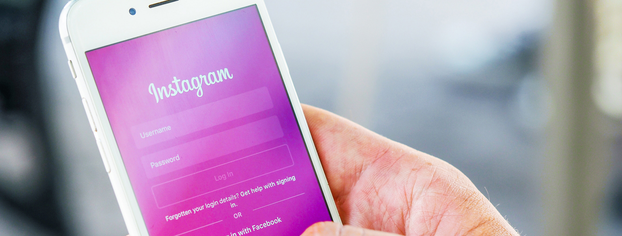 Expert Tech Instagram Cellphone Hand