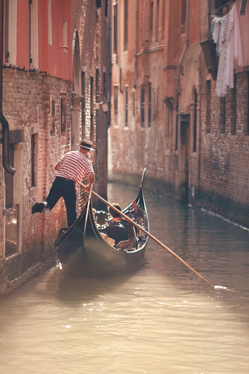 Italy Venice Canal Famous Gondola Ride Gondolier Building Walls