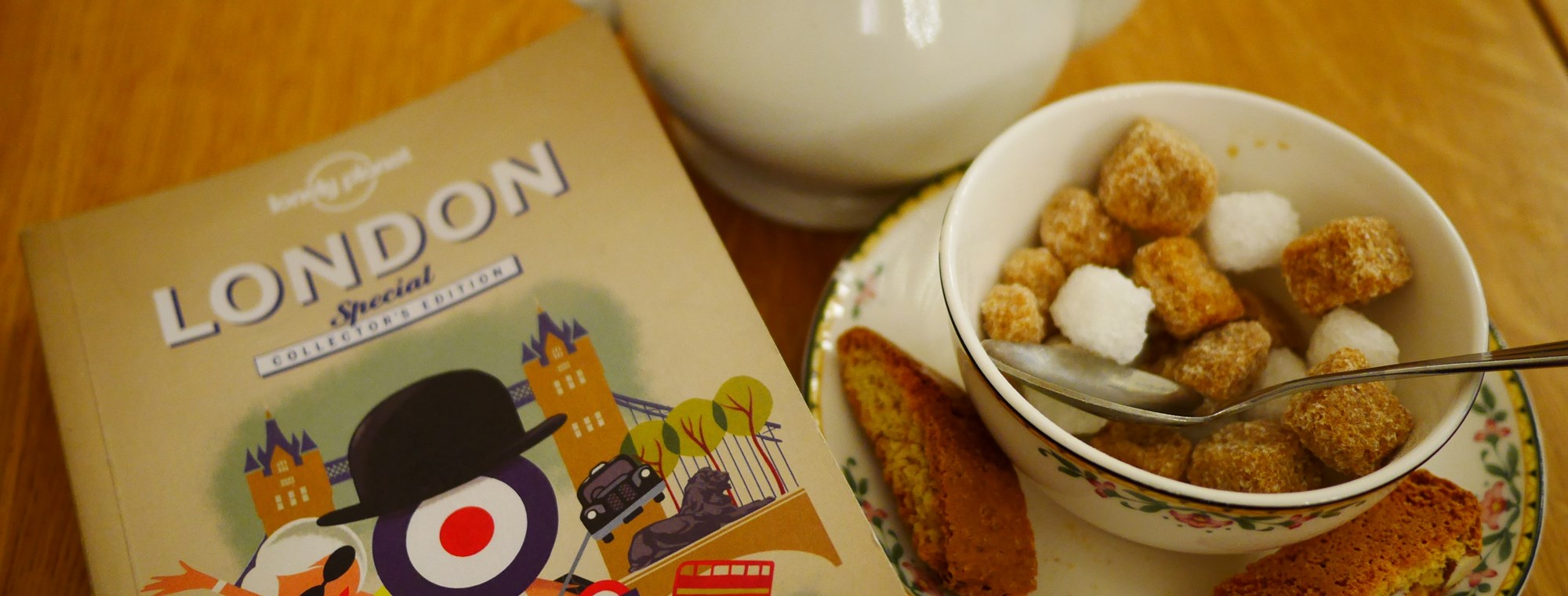 London Guide Book Tea Sugar Reading Expert