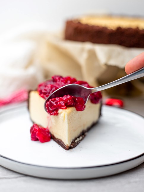 Recipe Expert Cheesecake Plate Spoon Berry Eat