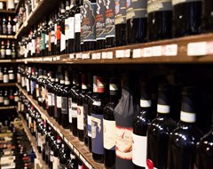 Expert Wine Bottles Shop Italian Lables