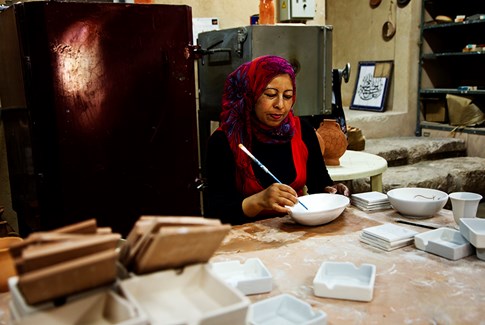 Iraq Al Amir Woman Painting Pottery Treadright People Project Expert