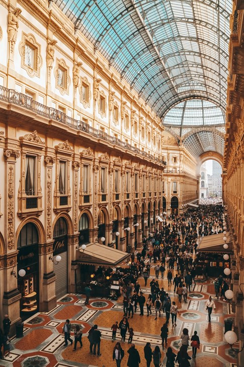 Italy Milan Galleria Vittorio Emanuele II Shopping Expert Stores Windows Glass