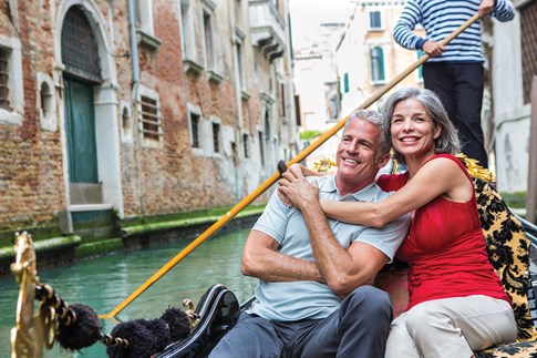 Italy Venice Gondola Ride Couple Expert