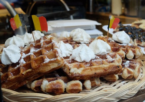 belgium-belgian-waffle-flags-whipped-cream-expert-street-vendor-food