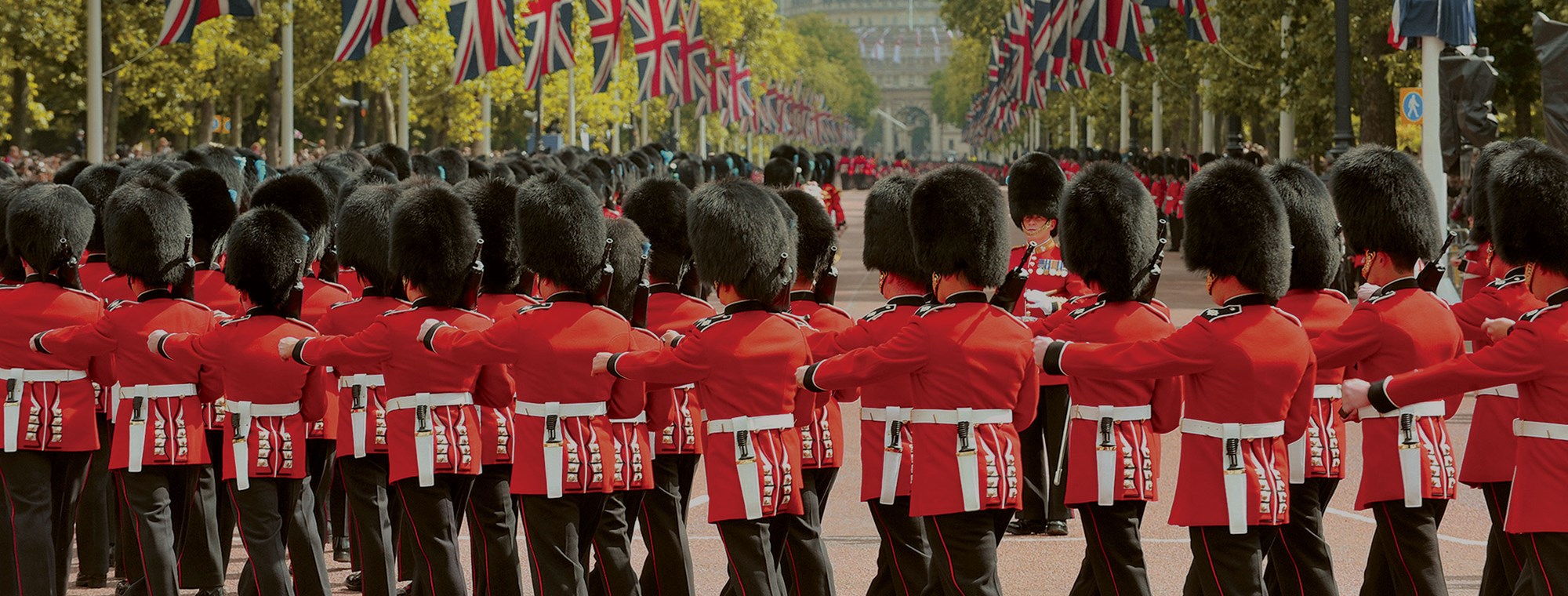Watch the changing of the guard on United Kingdom tours