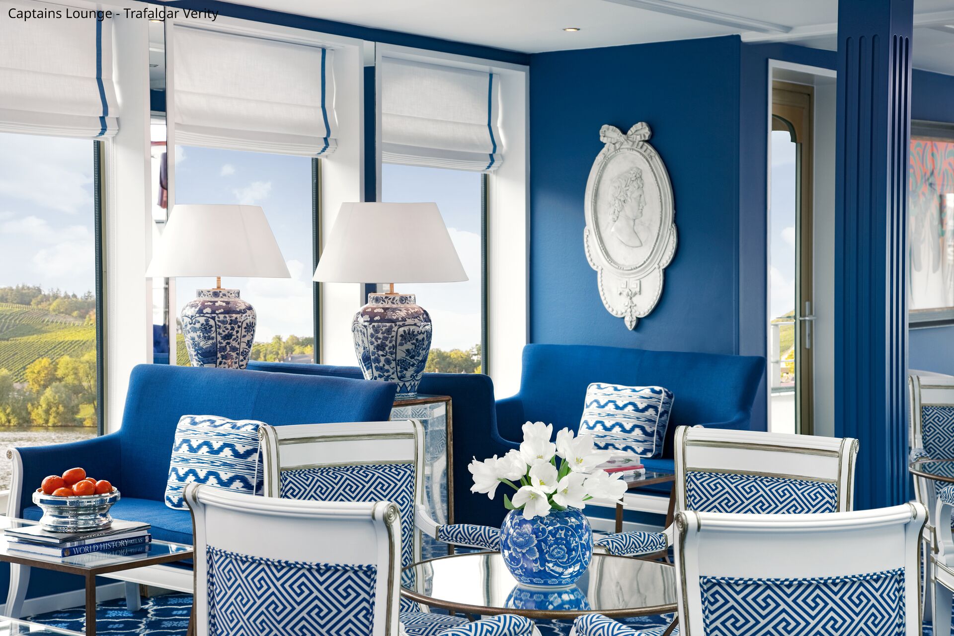 Large Trafalgar Verity Main Lounge