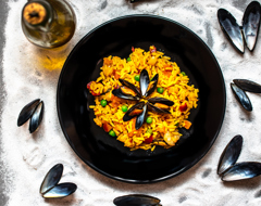 Paella Served Plated Salt Mussels Expert