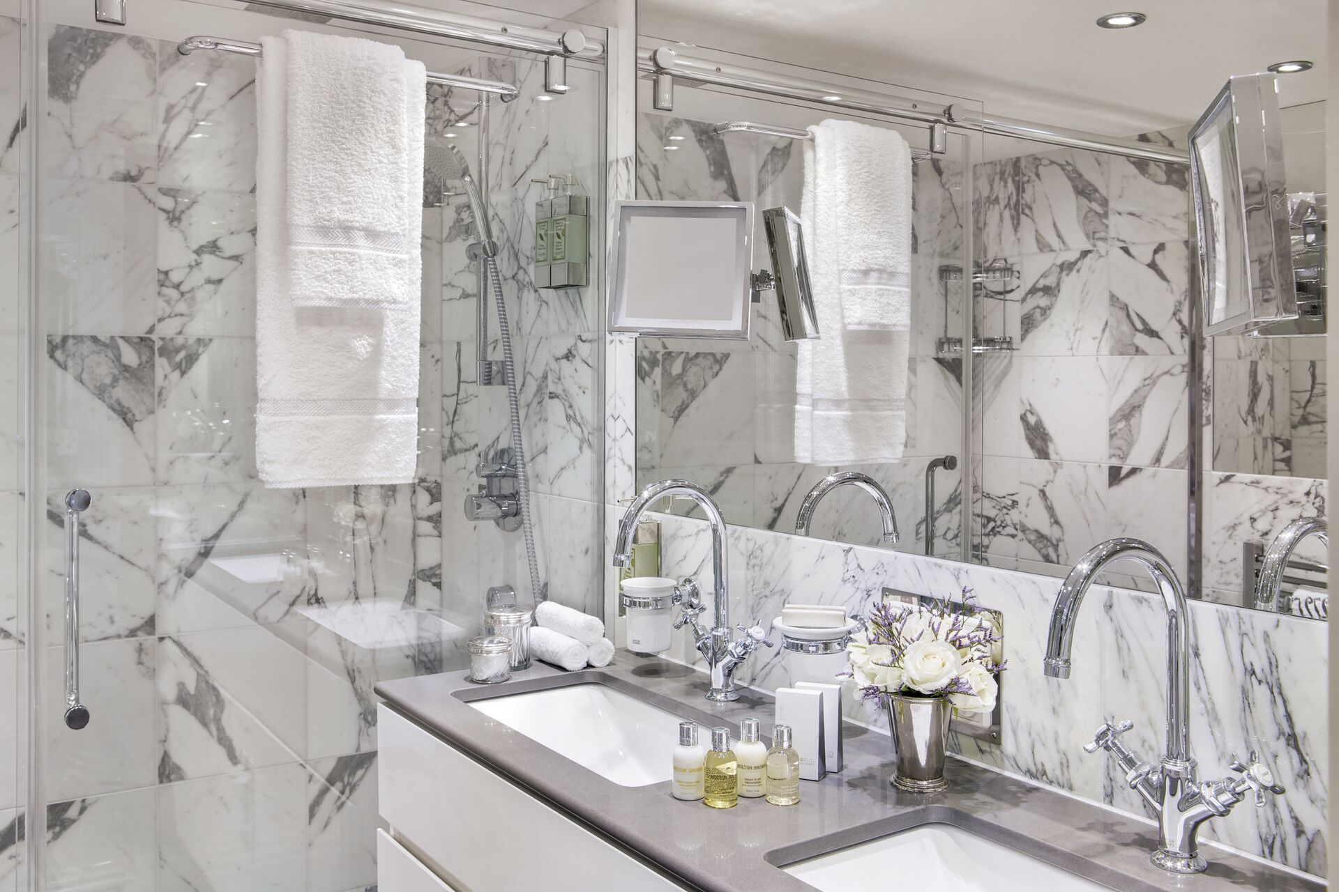 Large Trafalgar Harmonie Bathroom Suite
