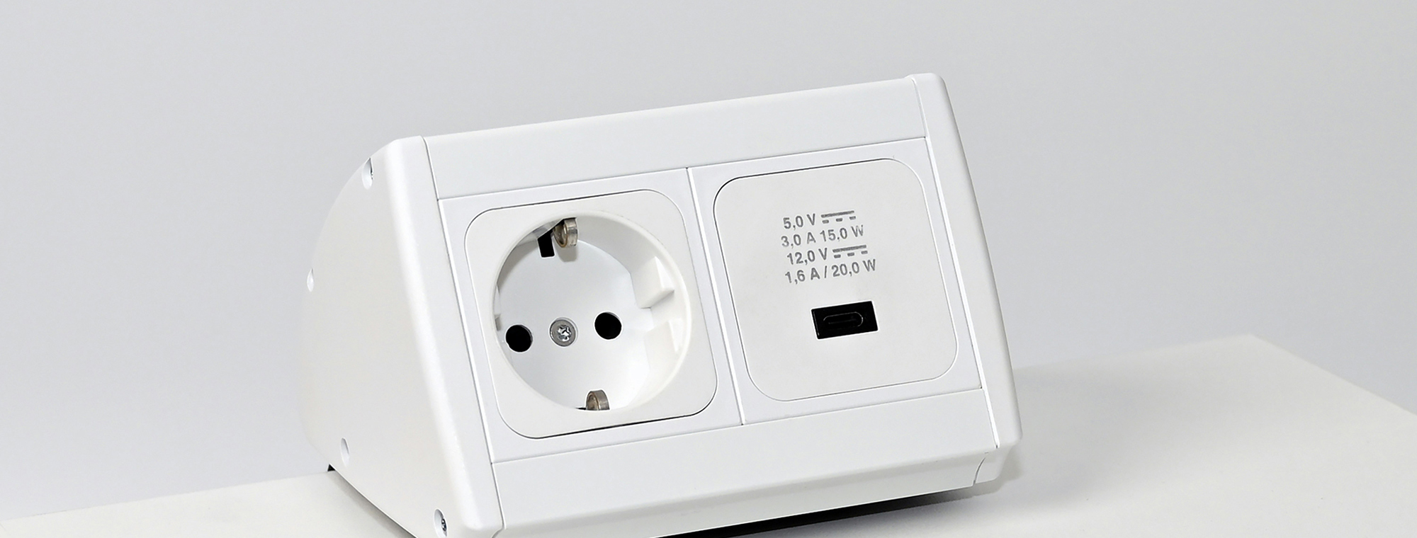 Travel Advice Expert Power Adapter Guide