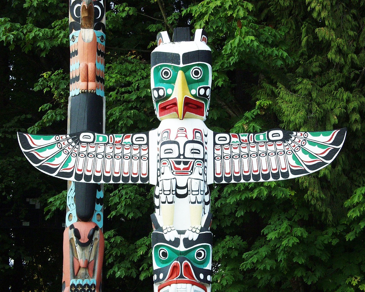 Totem Pole 50437 1280