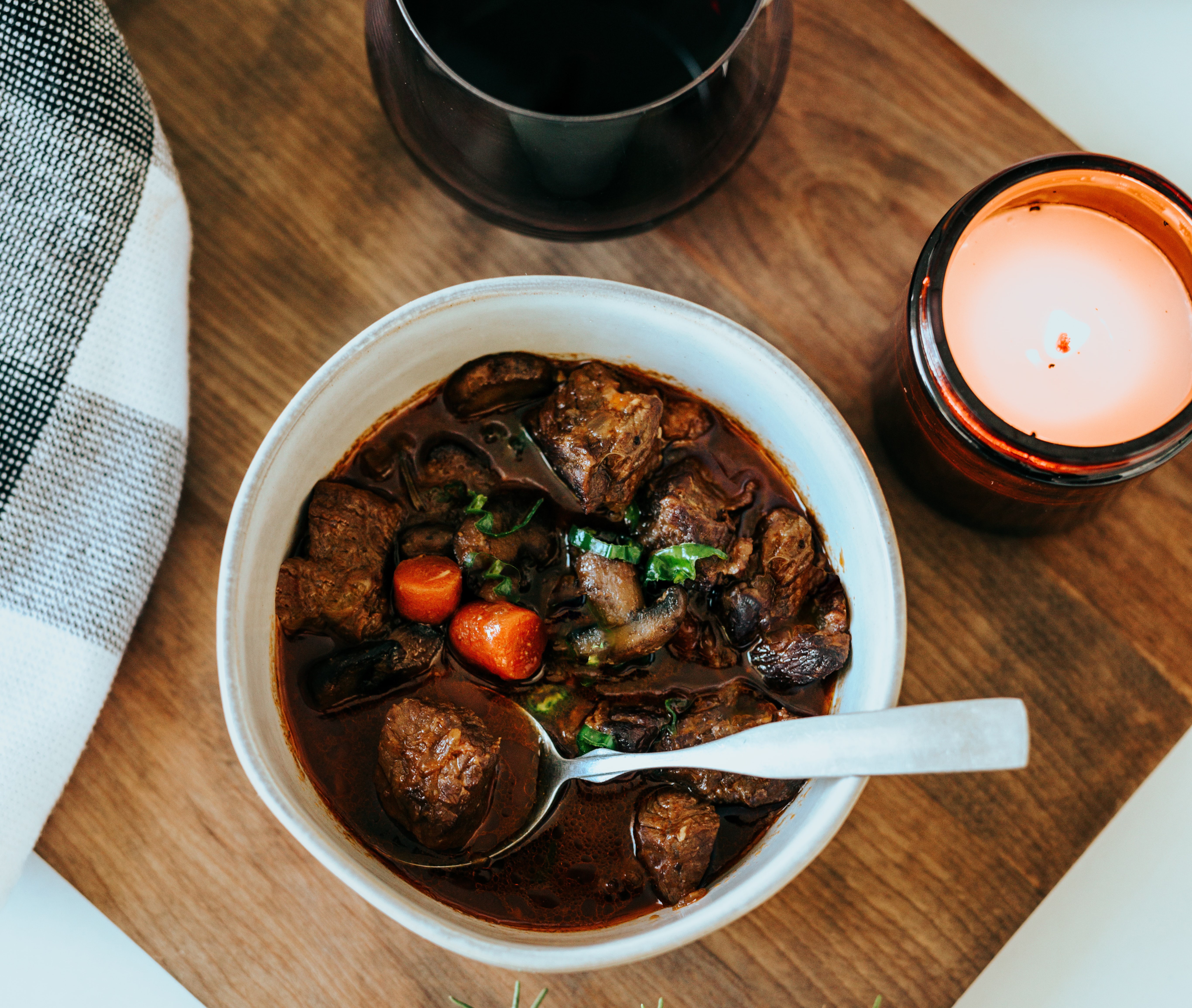 Expert Stew Meat Spoon Broth Carrots Bowl Cutting Board (1)