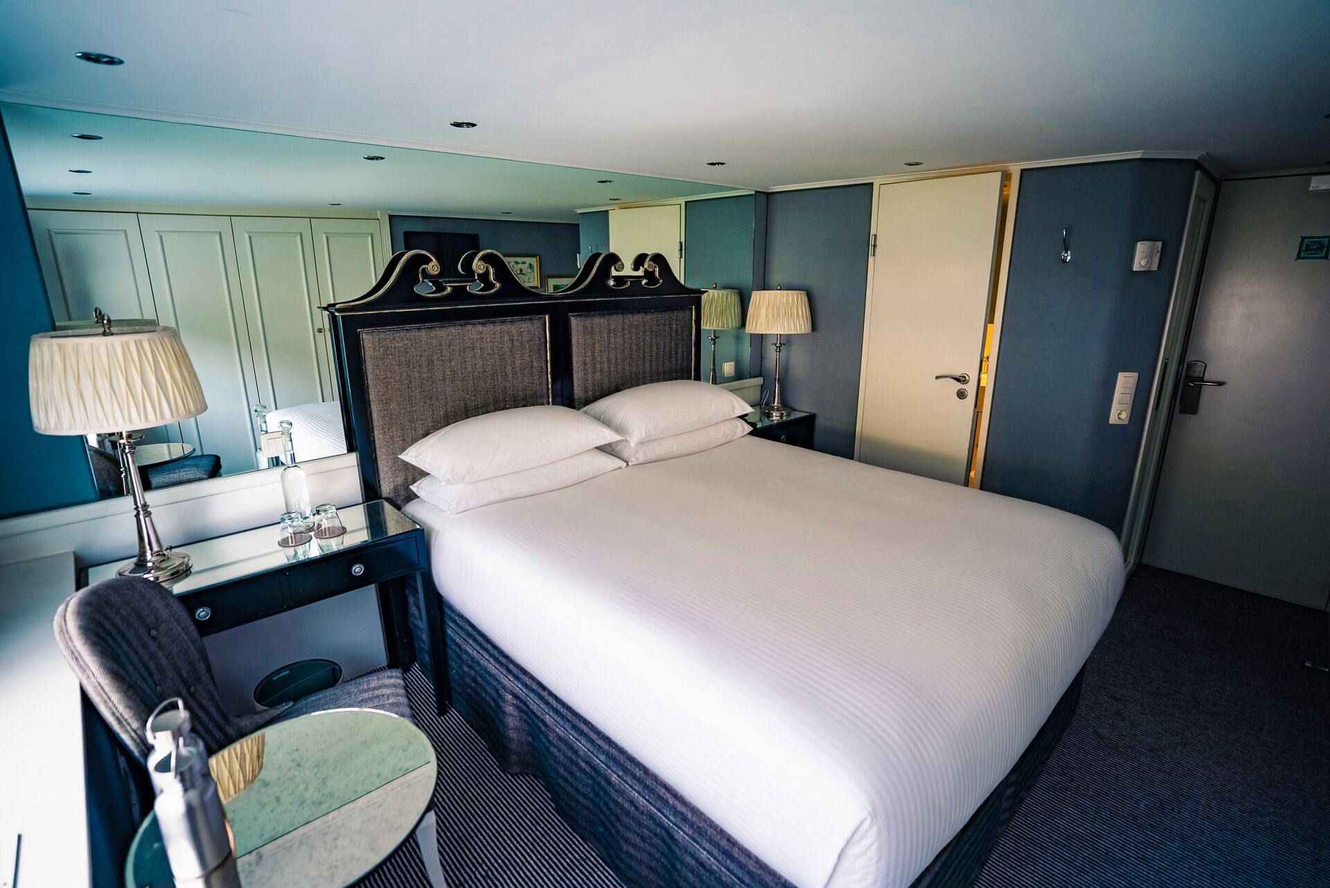 Large Trafalgar Reverie Deluxe Stateroom 1
