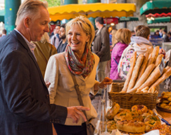 Expert Ea Food Couple Man Woman Market Baguettes Save Mone