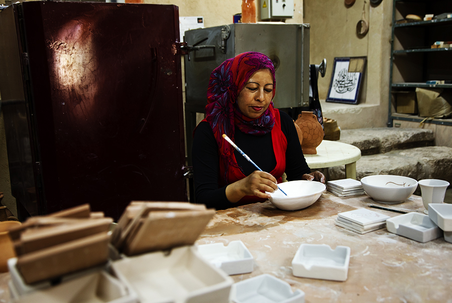 Iraq Al Amir Woman Painting Pottery Treadright People Project Expert