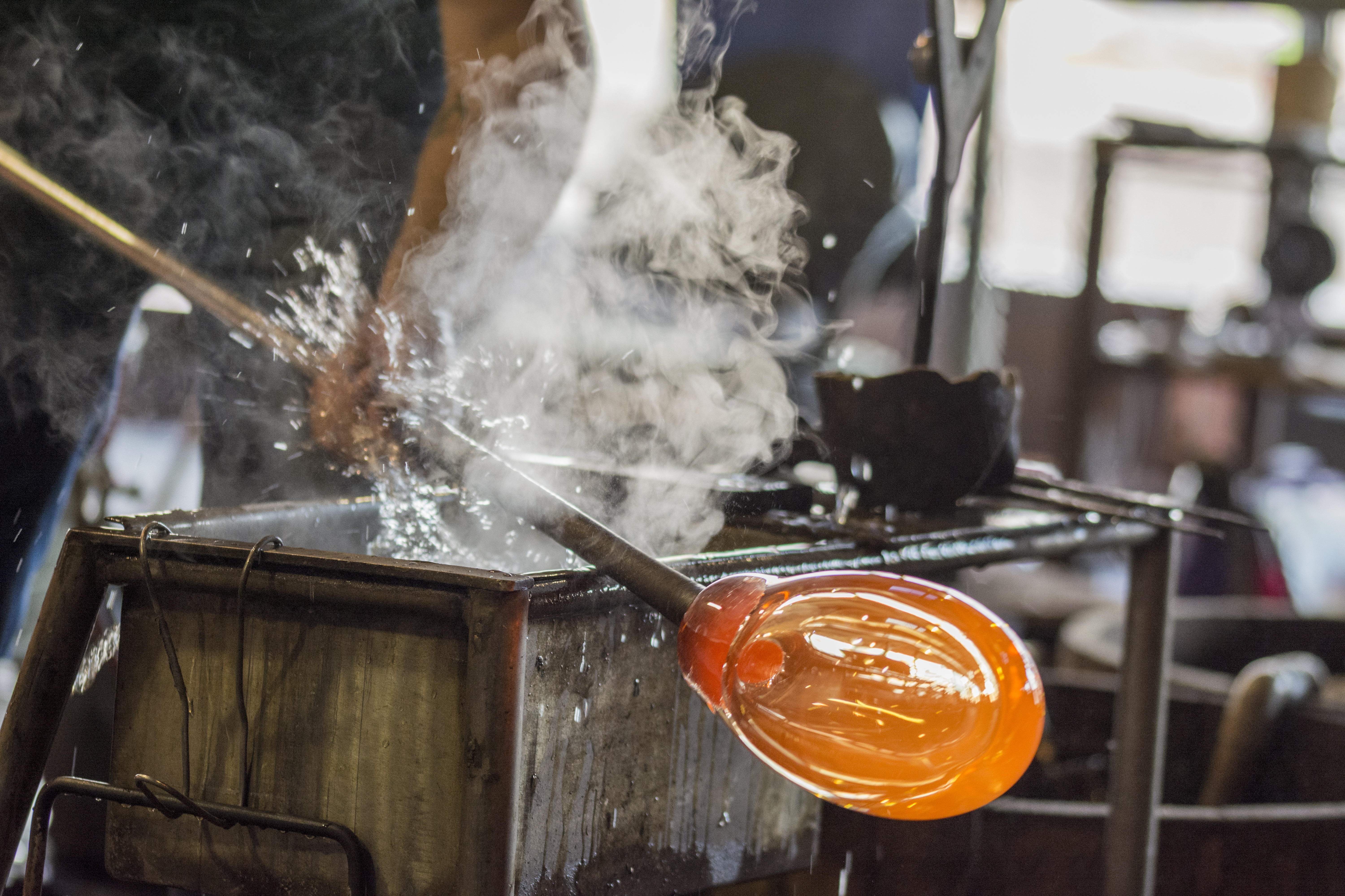 Expert Italy Venice Murano Glass Workshop Glassblower Steam Venitan Glass
