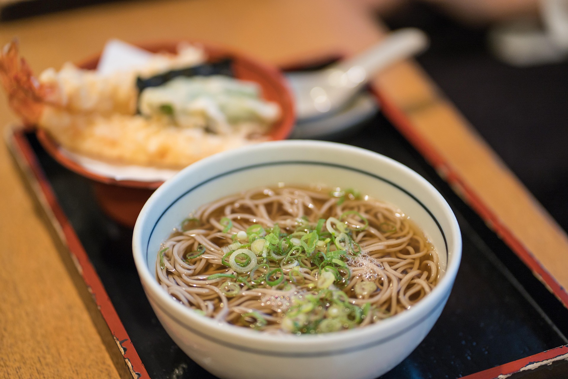 Top Foods Dishes To Try In Japan Udon Noodles Served With Tempura
