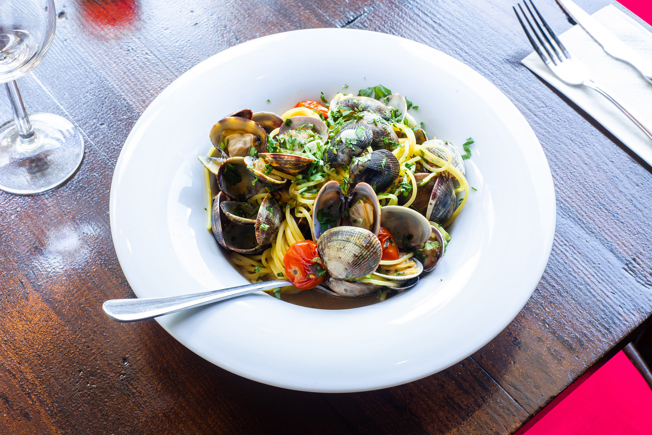 Linguine With Clams | Grand European Travel