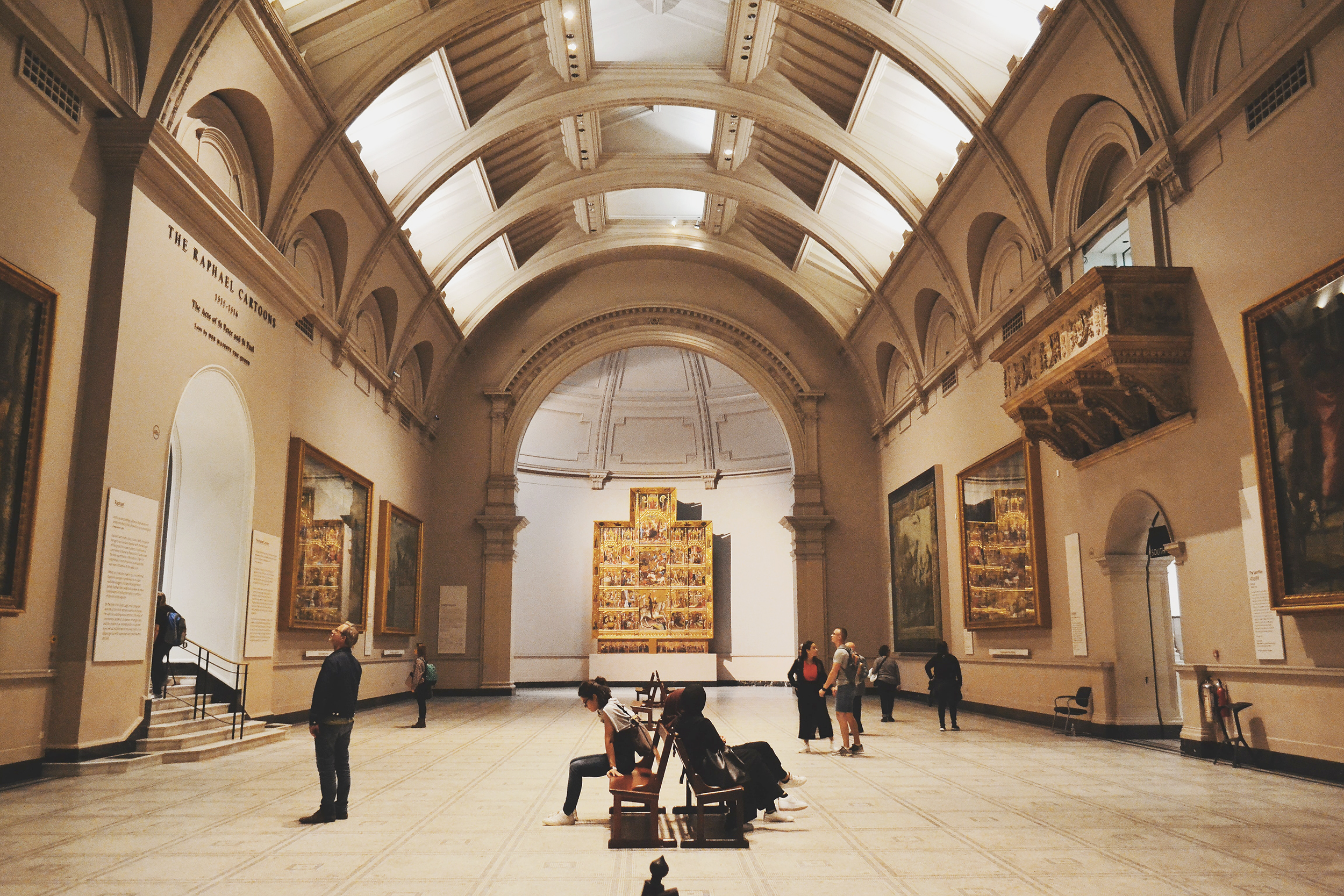 Expert England Uk Great Britain London Victoria Albert Museum Va (1)