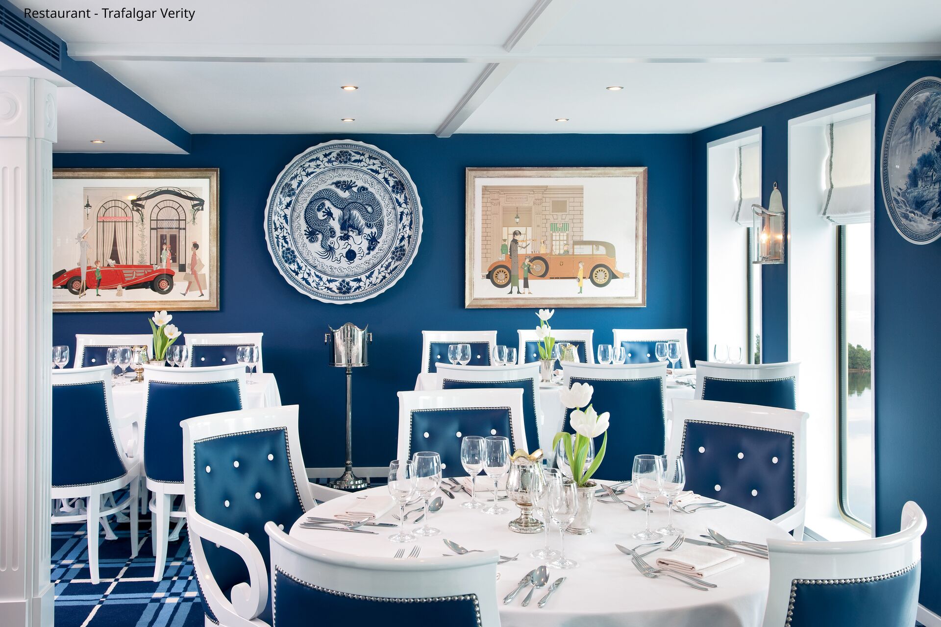 Large Trafalgar Verity Restaurant