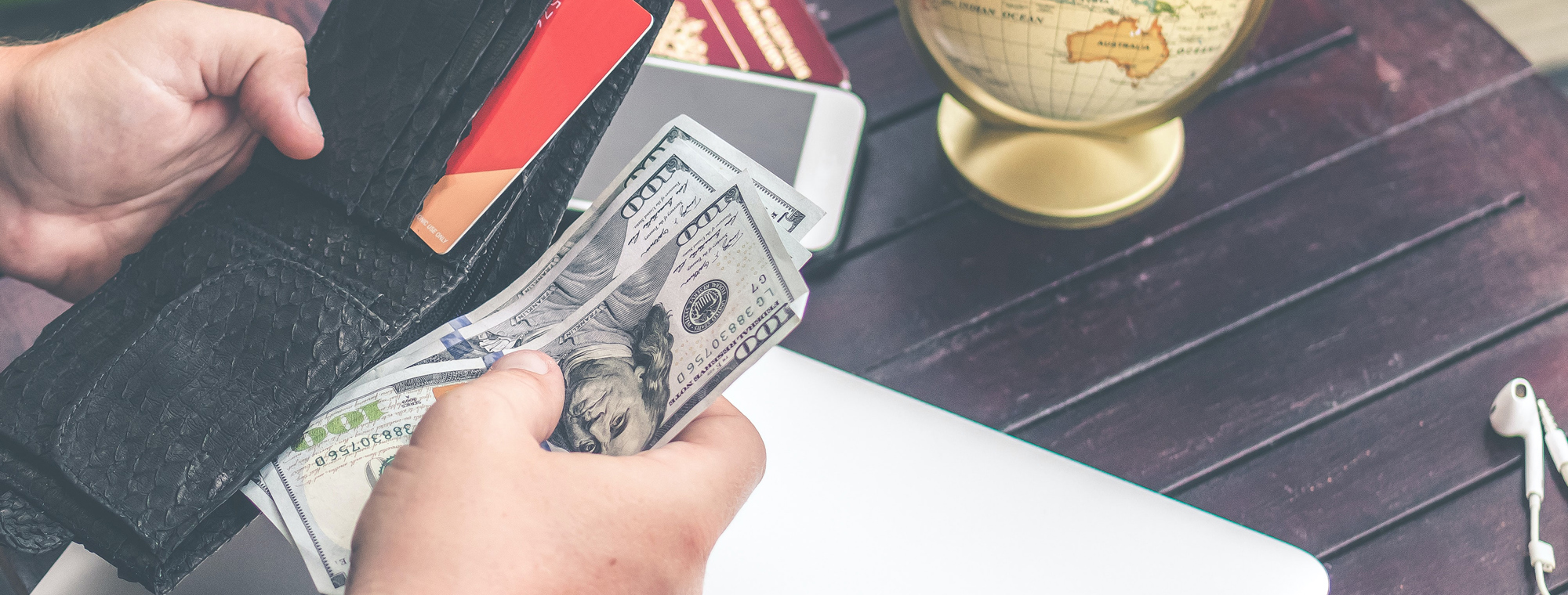 Expert Travel Money Wallet Globe Contact Bank