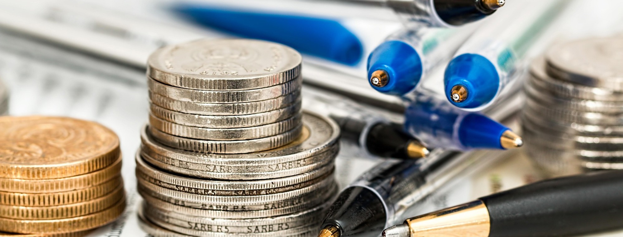 Coins Euros Leave A Tip Pens Split Tip How To Tip Internationally Guide Travel Advice