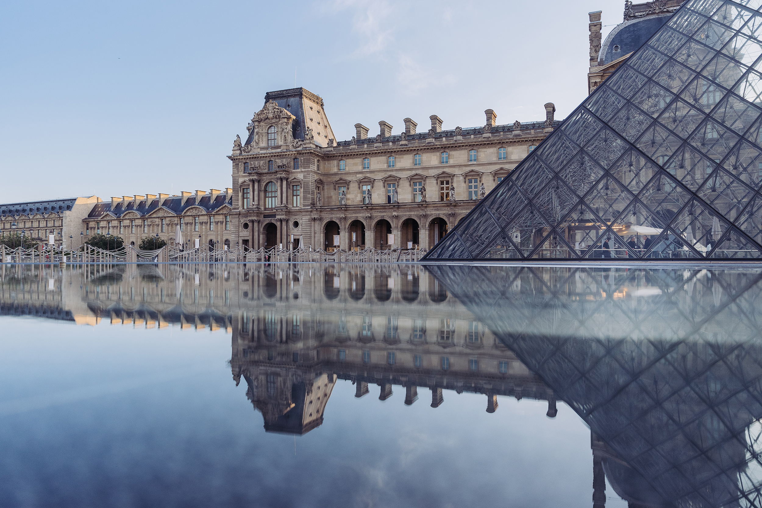 France Paris Louvre Museum Reflection Pool Pyramid Expert (1)