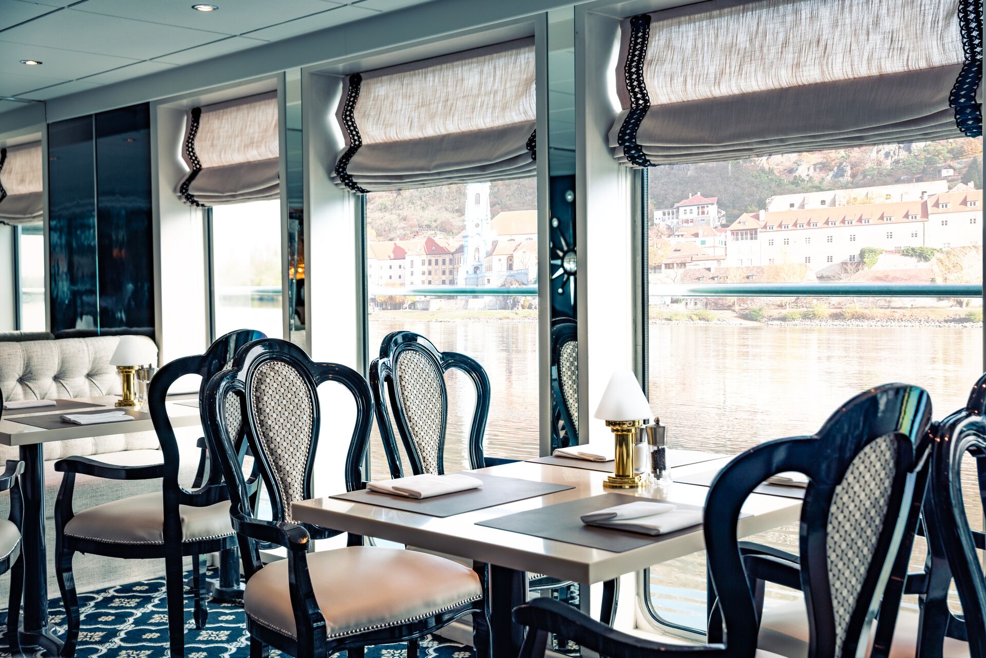 Large Trafalgar Reverie Bar 3