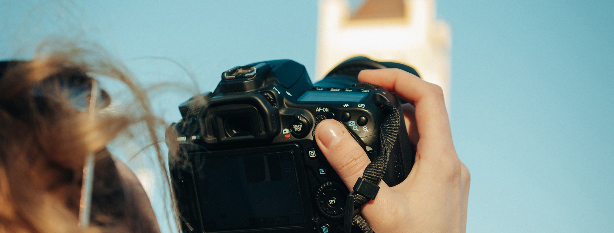 Expert Photography Woman Travel Photos Camera Sky