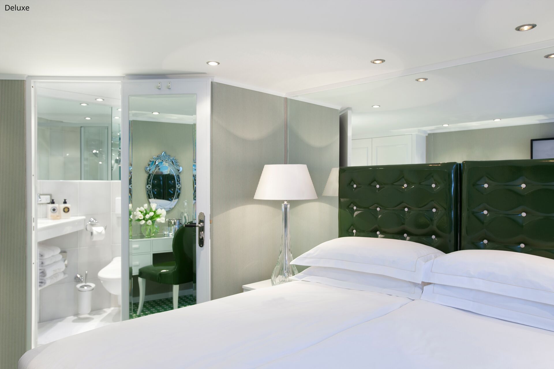 Large Trafalgar Verity Deluxe Cabin (1)