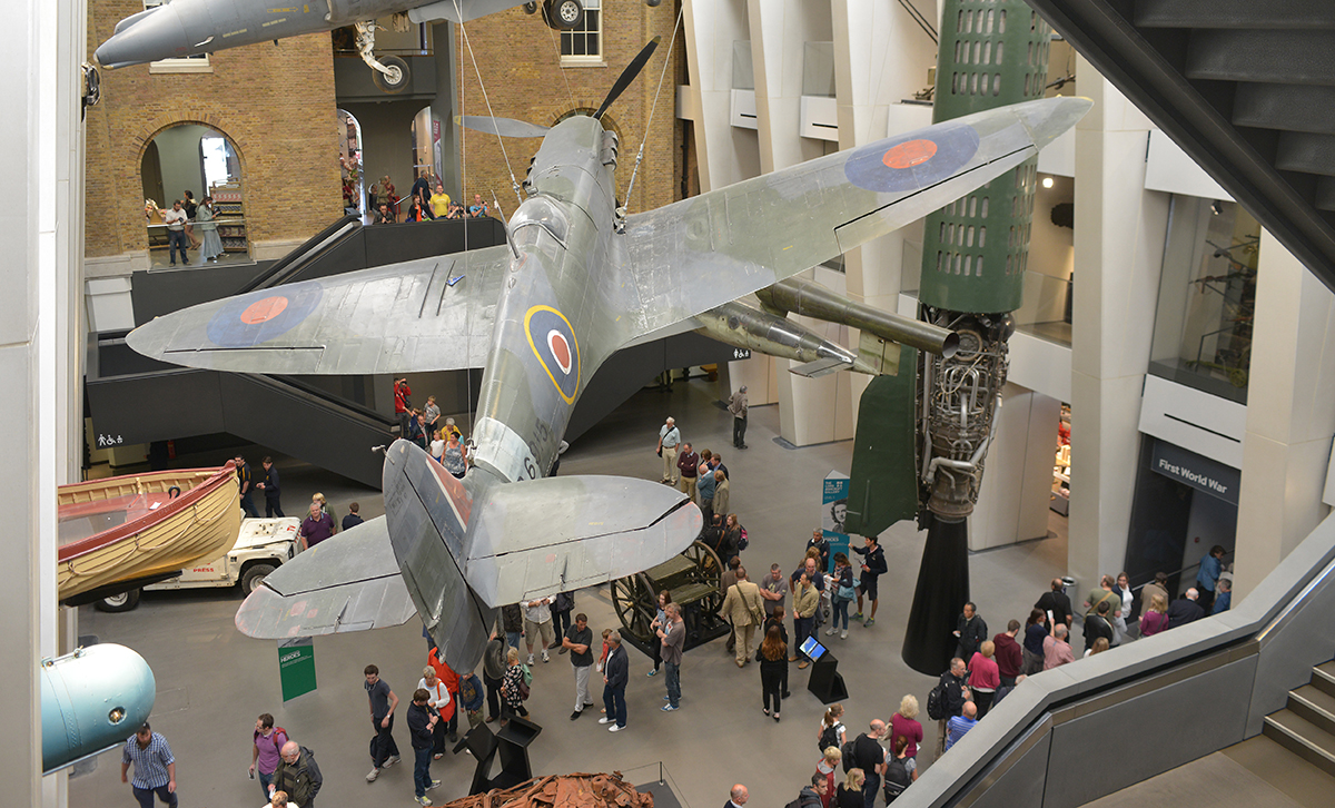 Expert Great Britain Uk United Kingdon London England Imperial War Museum Plane People
