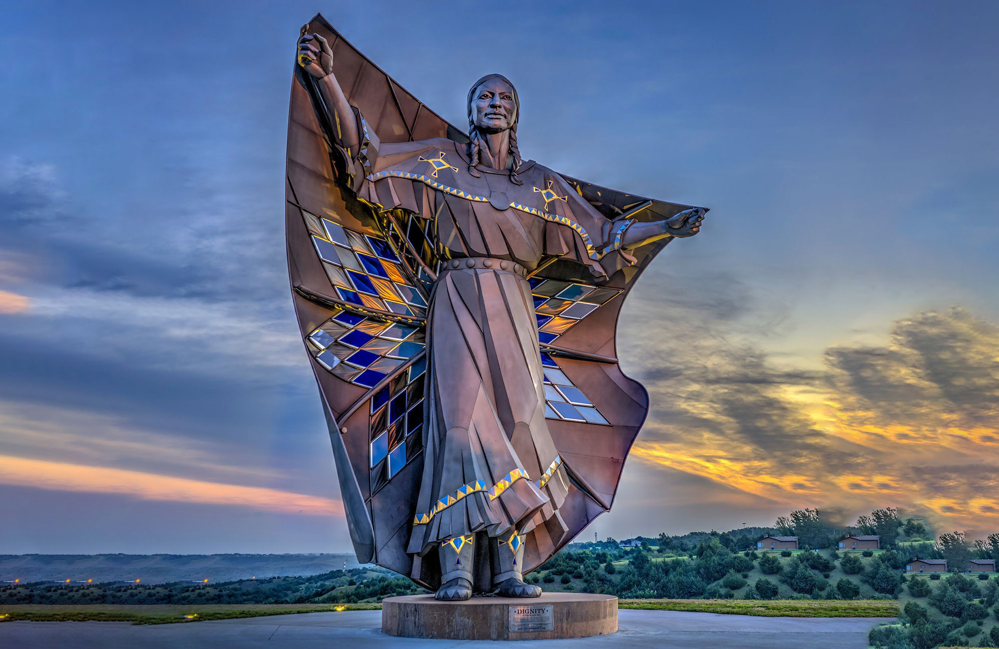 NATIONAL PARKS AND NATIVE TRAILS OF THE DAKOTAS