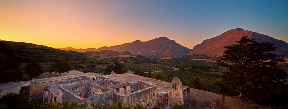 Tourism offers: Top Travel Trends for 2025 - Cultural Immersion