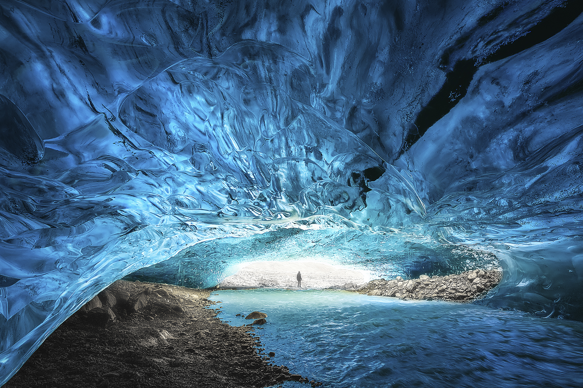 Iceland Sapphire Blue Ice Vatnajökull Tational Park Glacier Expert Travel Adivice Glaciers Gysers Waterfalls
