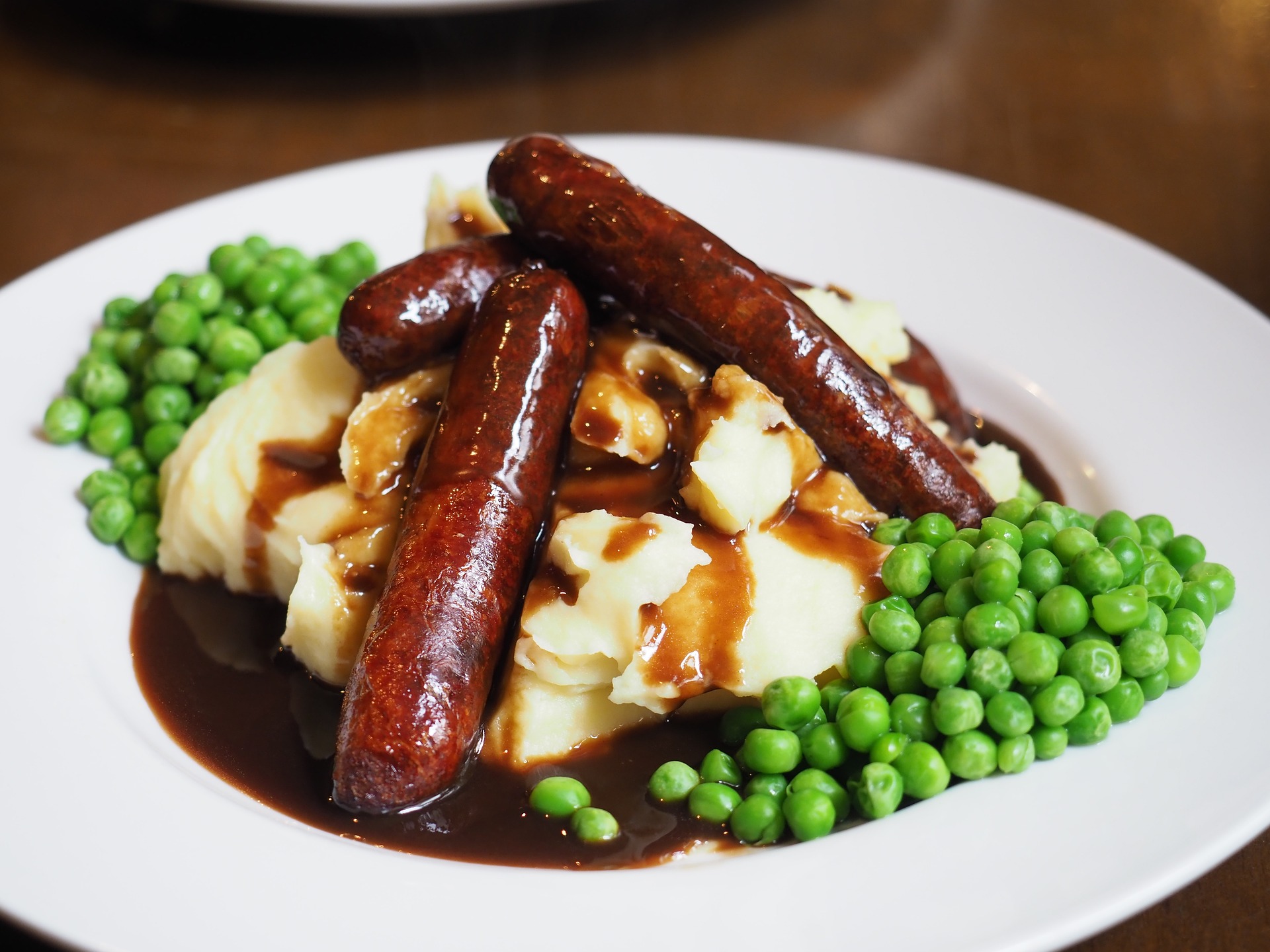 Expert Travel Advice Top 10 Ten European Dishes To Make At Home Easy Cook Bangers And Mash Peas Gravy UK Great Britain England Scotland Recipes