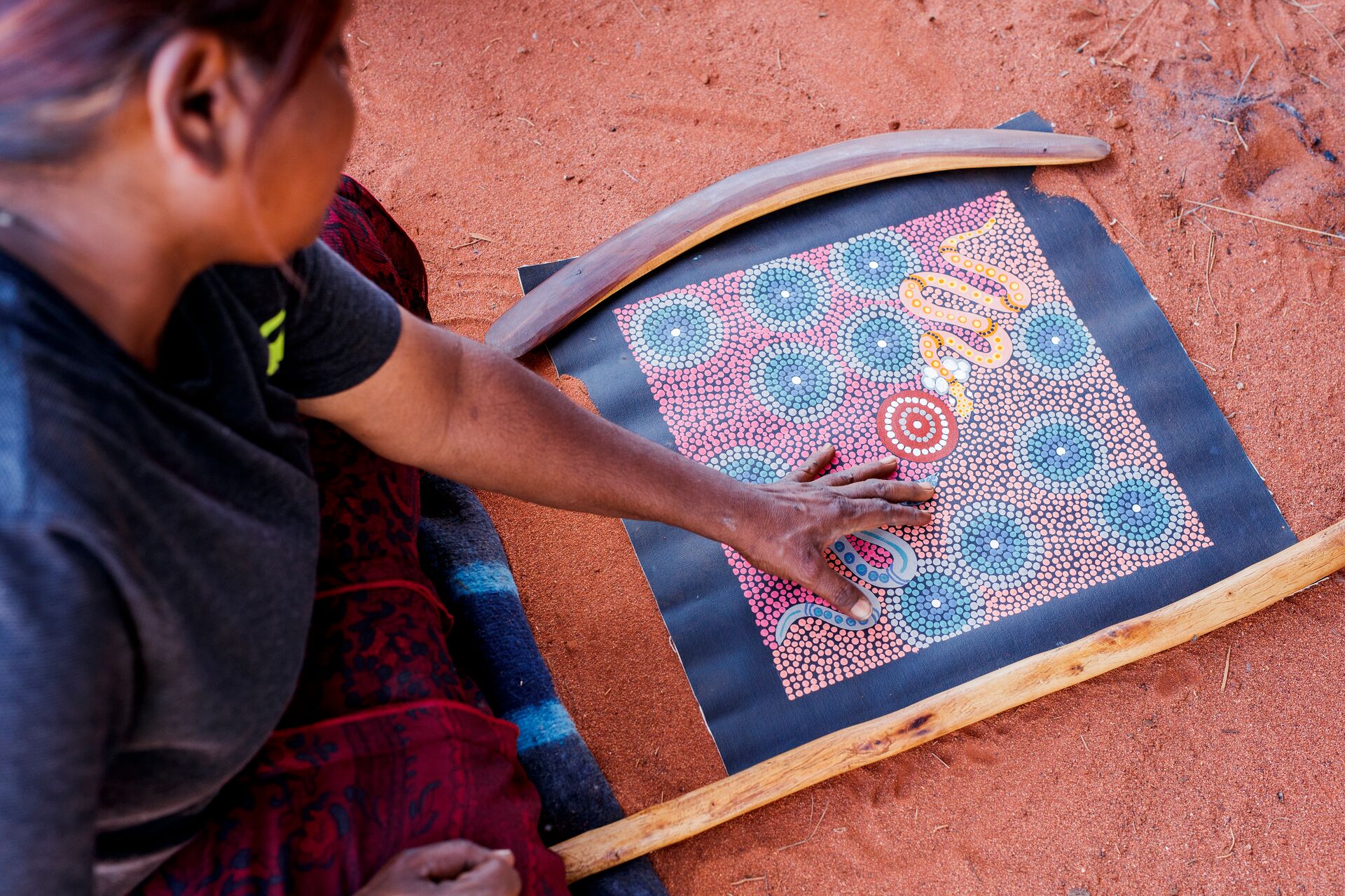 Large MTM Australia Maruku Arts At Uluṟu Kata Tjuṯa National Park