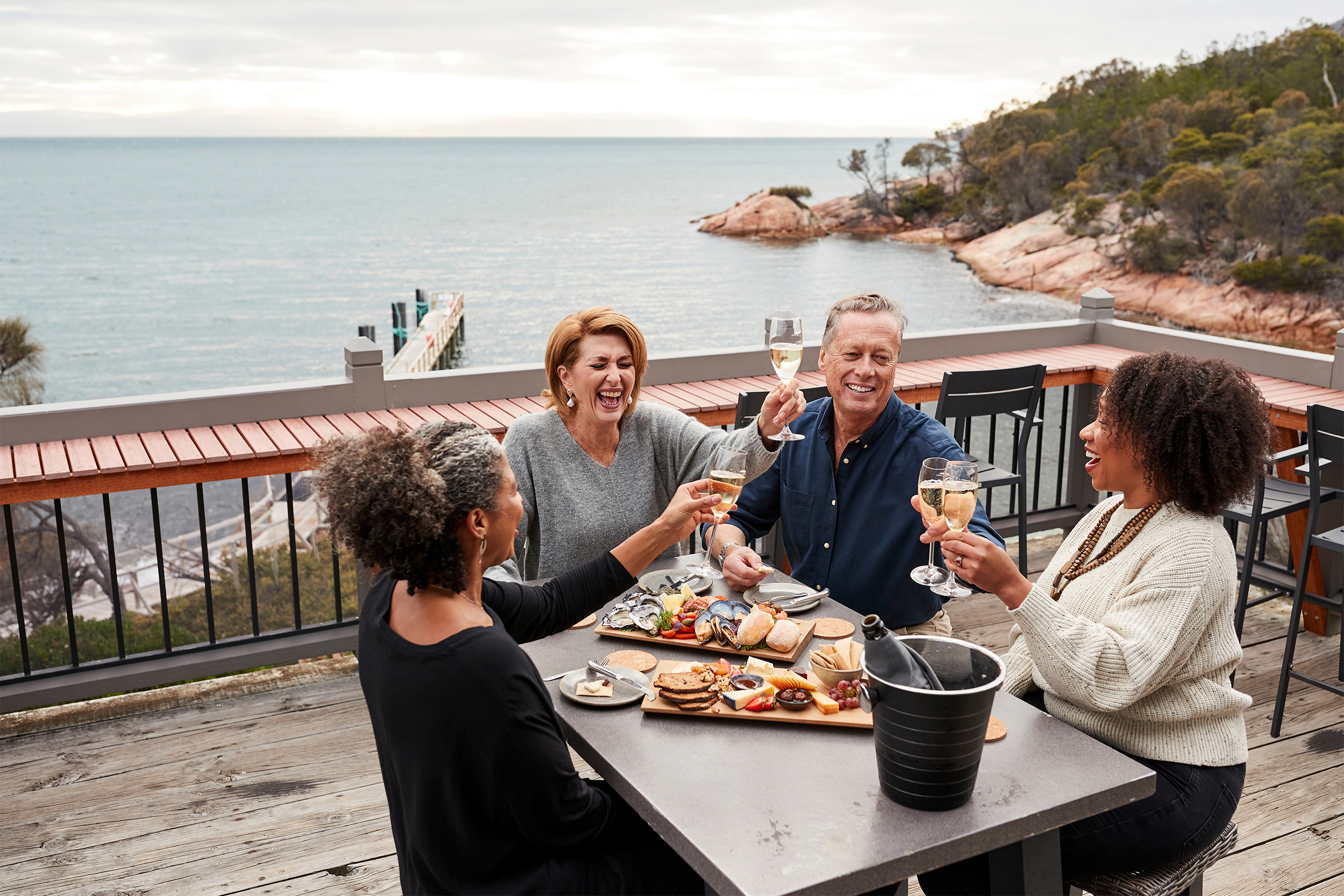 Expert Food Eating Meal Toast Coast Meal Friends Australia