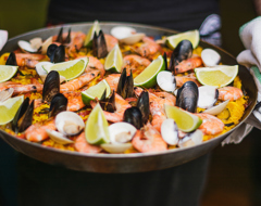 Expert Paella Valencia Spain Pan Seafood Peas Serving