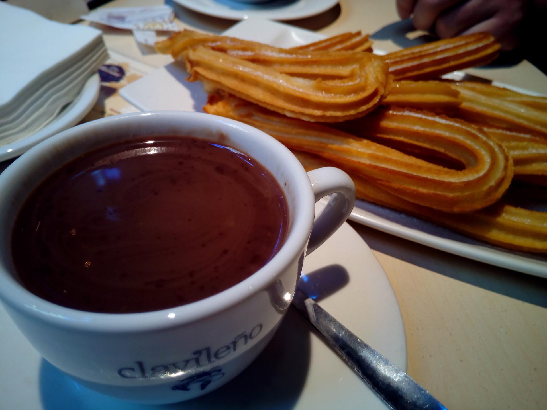 Expert Streetfood Europe Spain Order Churros With Chocolate 1114343 1920